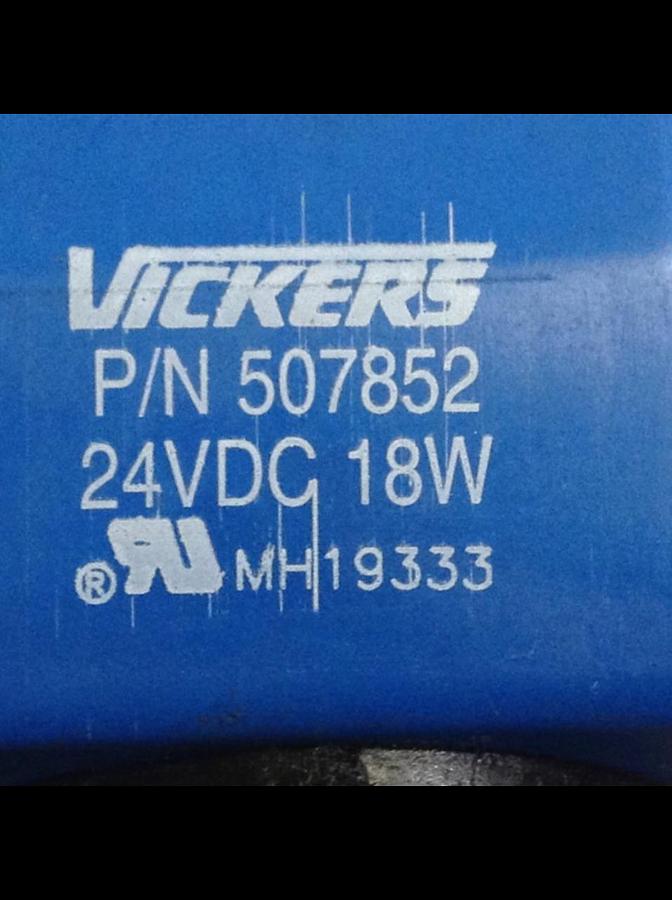 Used VICKERS Directional Control Valve DG4V-3-6C-M-U-HL7-60-B13  Used