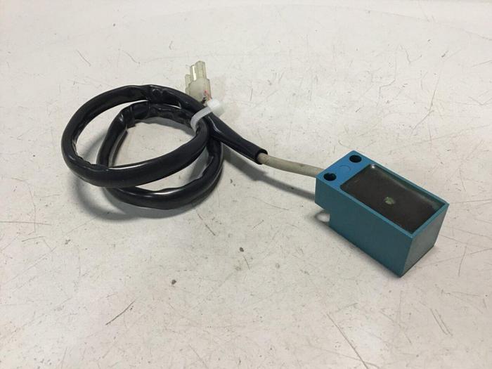 Used YAMATAKE Proximity Switch FL2R-7J6SD #128555