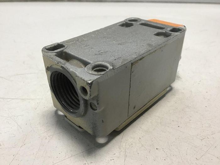 Used SIEMENS Limit Switch 3SE3170 #121576