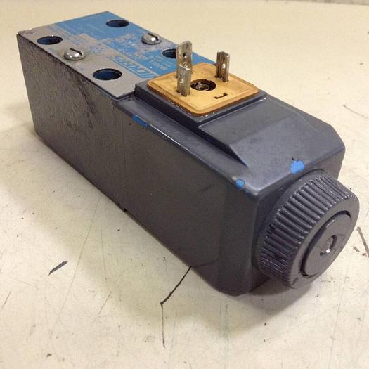 Used VICKERS Directional Hydraulic Valve DG4V322AMUHL760 Used