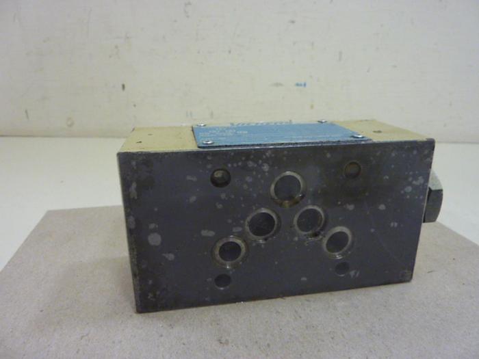 Used VICKERS Direct Check Valve DGMDC5YPK30 #58923
