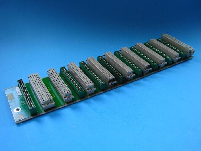 Used SIEMENS Slot Rack Base 6ES5 700-2LA11 #65398