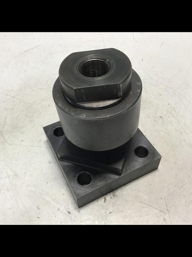 Used CYLINDER DIVISION Coupler Fitting 1347570100 USED