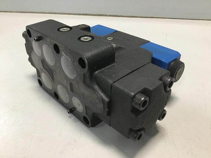 Used VICKERS Directional Control Valve DG4V-3-6C-M-U-HL7-60-B13 Used