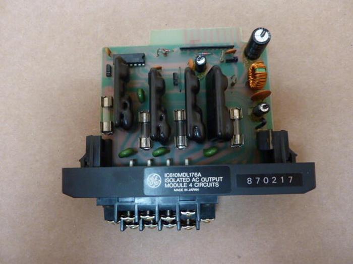 Used GENERAL ELECTRIC / GE AC Output Module IC610MDL176A #27649