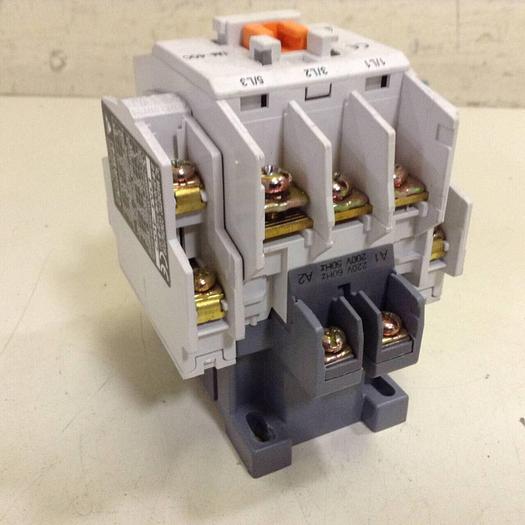 Used DAESUNG AC Magnetic Contactor DM-40C #87698