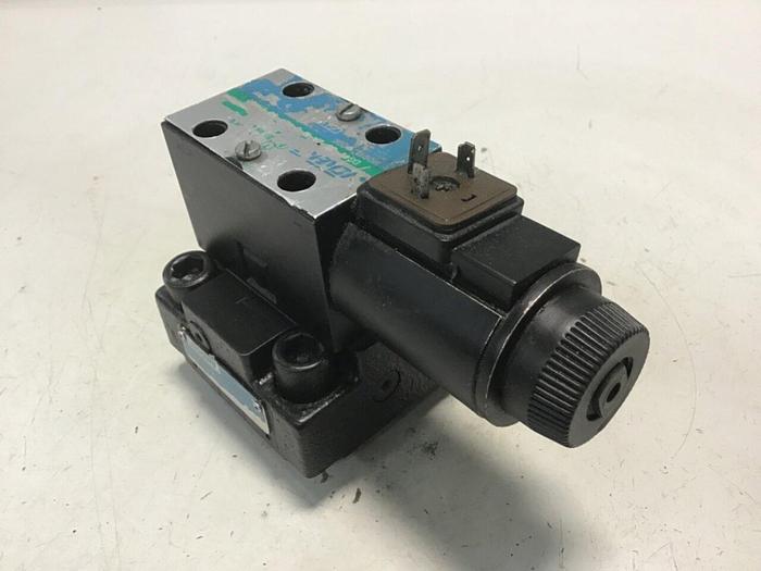 Used VICKERS Valve DG4V3S2AMUHL760EN490 Used
