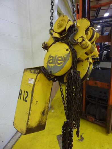 Used YALE HOISTS Trolley Chain Hoist D-190402 Used