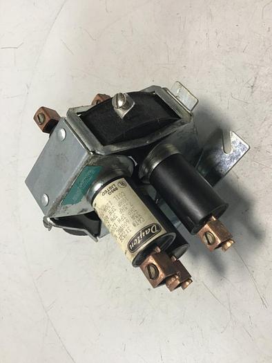 Used DAYTON Contactor Relay 3X752E #129415