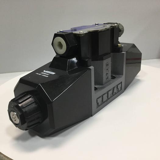 Used VICKERS Directional Control Valve DG4V56CMP7LH740 Used #94123