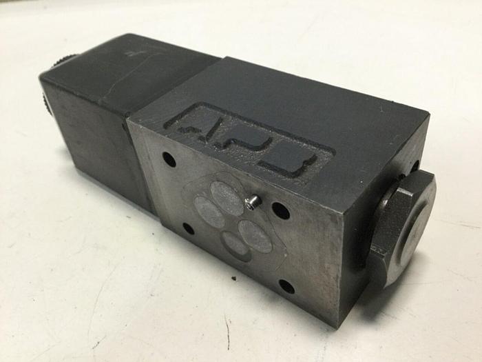 Used VICKERS Valve DG4V-3-2A-M-U-H7-60 #111287