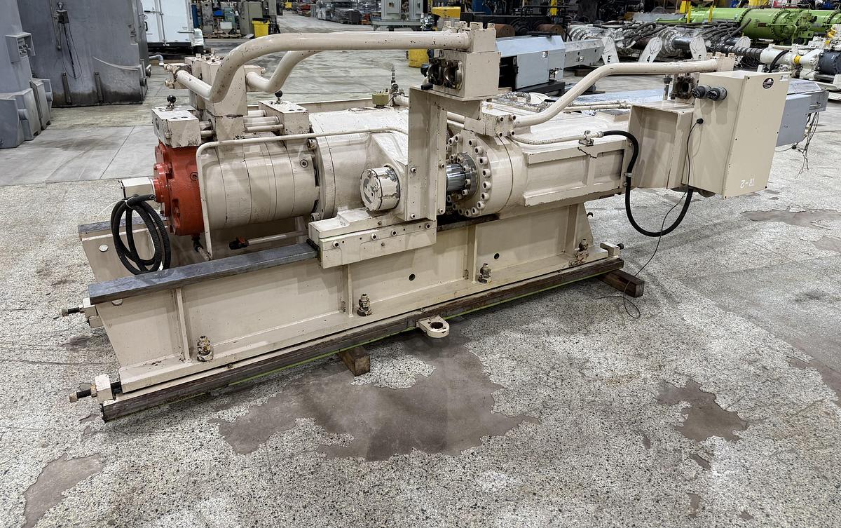 Used UBE INDUSTRIES 246 Oz Injection Unit ST1800US-246 / IU USED