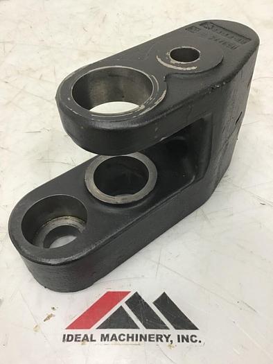 Used HUSKY Tie Bar Lock Link Mount Bracket 244690 #124039