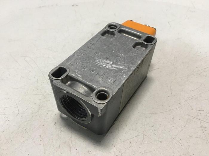 Used SIEMENS Limit Switch 3SE3 170-1C #121125