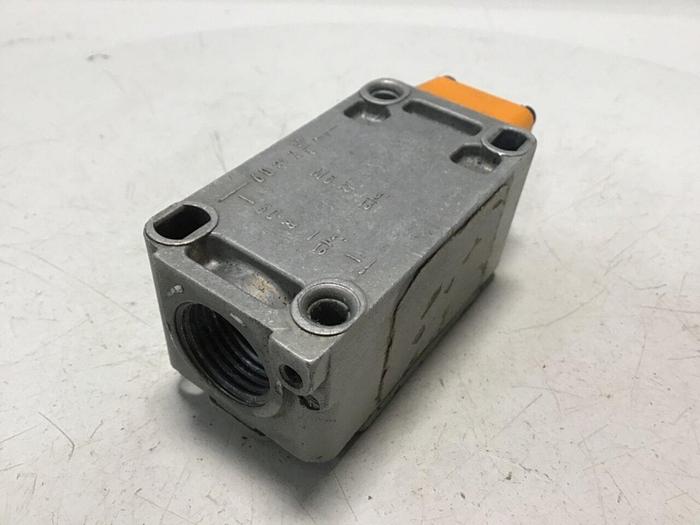 Used SIEMENS Limit Switch 3SE3 170-1C #121128