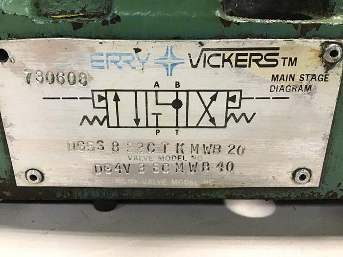 Used VICKERS Directional Control Valve DG4V-3-6C-M-W-B-40 USED