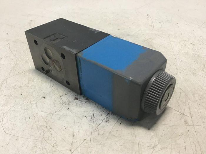 Used VICKERS Valve DG4V-3-22A-M-U-HL7-60 Used