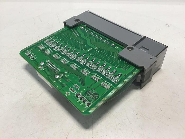 Used ALLEN BRADLEY Output Module 1746-OB32 SER D #129871