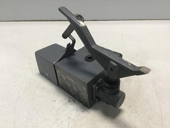 Used PARKER Directional Control Valve D3ML4BN10X4750 USED