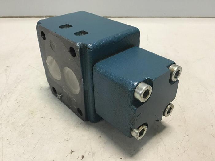 Used BOSCH Check Valve 0 811 021 020 #136726