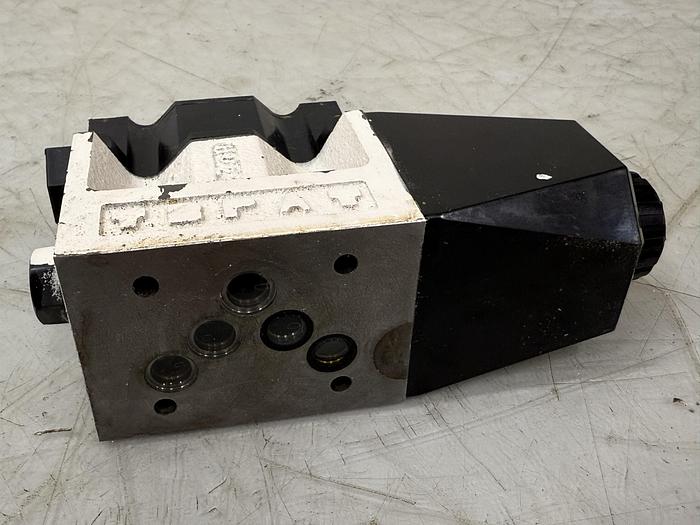 Used TOKIMEC DG4VS-5-0A-M-P7L-H-7-40