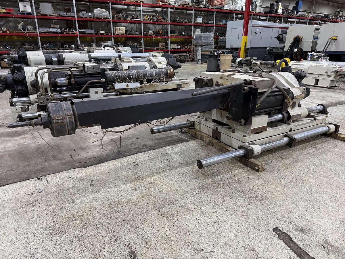 Used CINCINNATI MILACRON VH850-140, 140 Oz Injection Unit USED