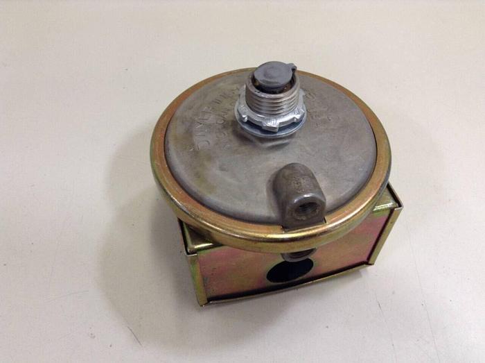 Used DWYER Pressure Switch 1823 #67714