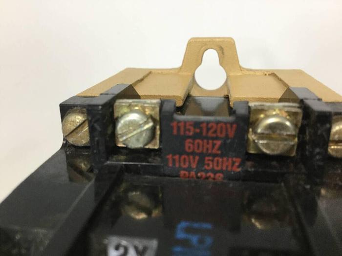 Used ALLEN BRADLEY Master Control AC Relay 700-PK400A1 SER B #93025