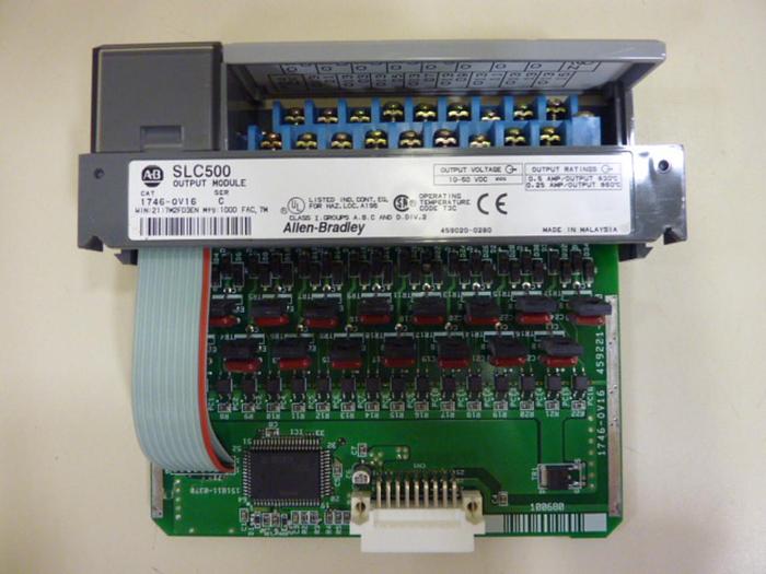 Used ALLEN BRADLEY Output Module 1746-OV16 SER C #56550