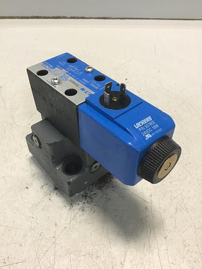 Used VICKERS Valve DG4V-3-2A-M-U-HL7-60 Used
