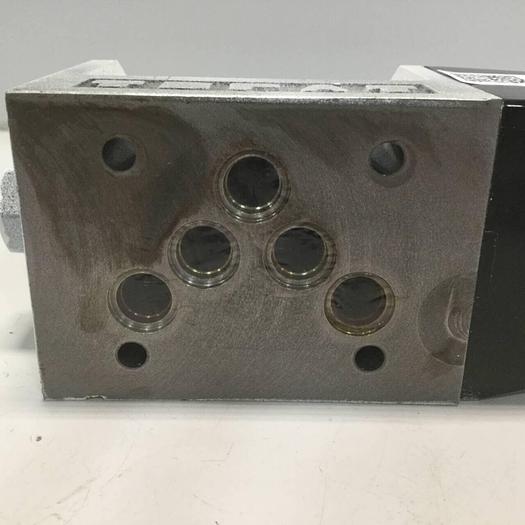 Used VICKERS Tokimec Directional Control Valve DG4V52AMP7LH740 #95337