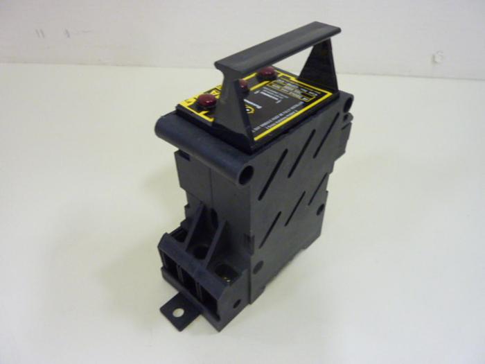 Used BUSSMANN 30 Amp Fuse Block OPM-CC #44202