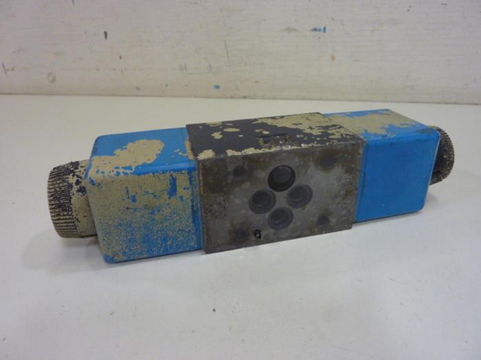 Used VICKERS Solenoid Valve DG4V3S6CMUB560 #61681