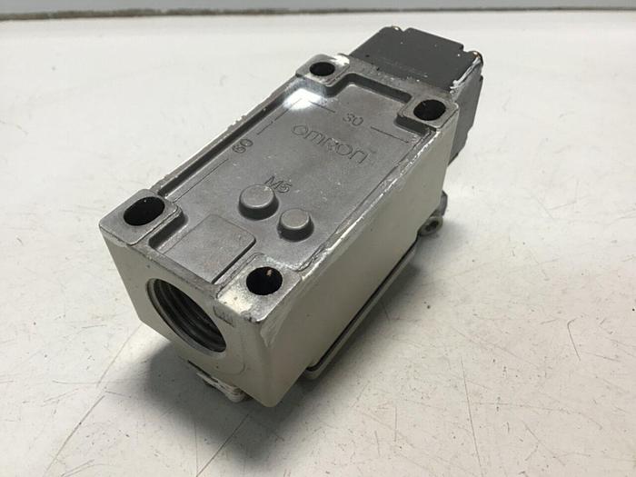 Used OMRON Limit Switch D4B-2115N-R #121510