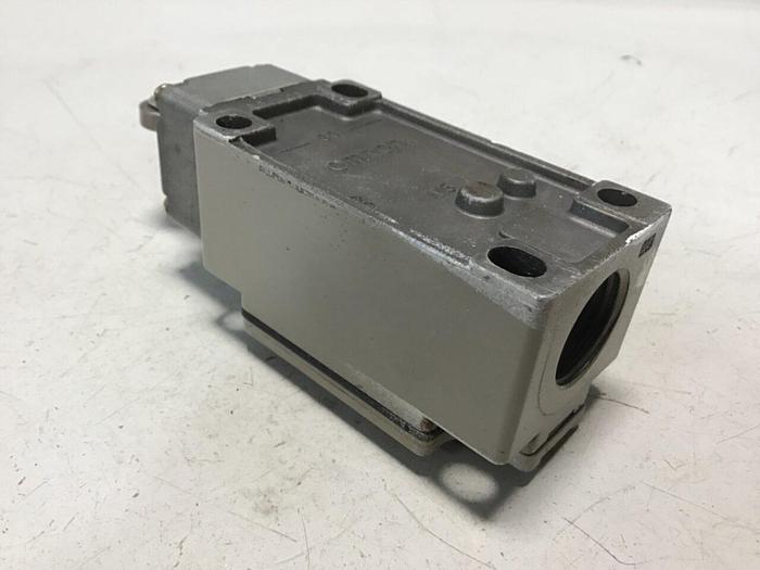 Used OMRON Limit Switch D4B-2171N #121565