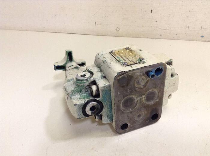 Used VICKERS Reducing Valve XG033F30 #68385