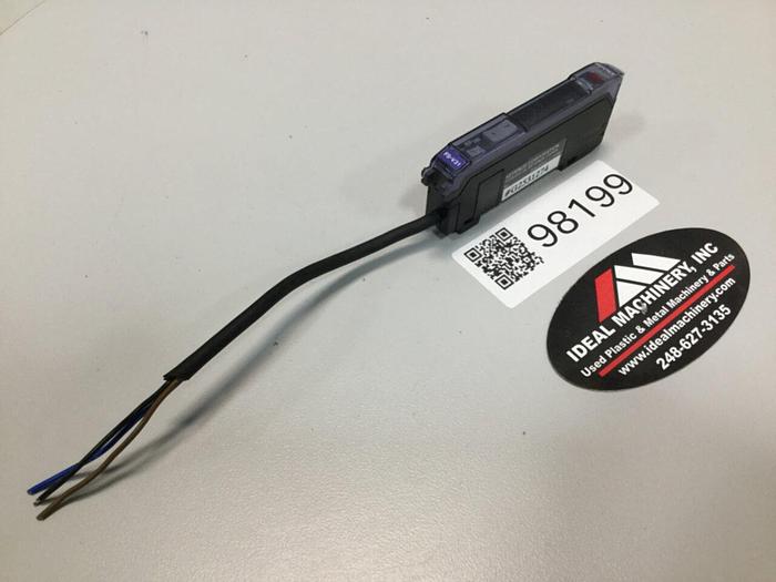 Used KEYENCE CORP Fiber Optic Sensor FS-V31 #98199