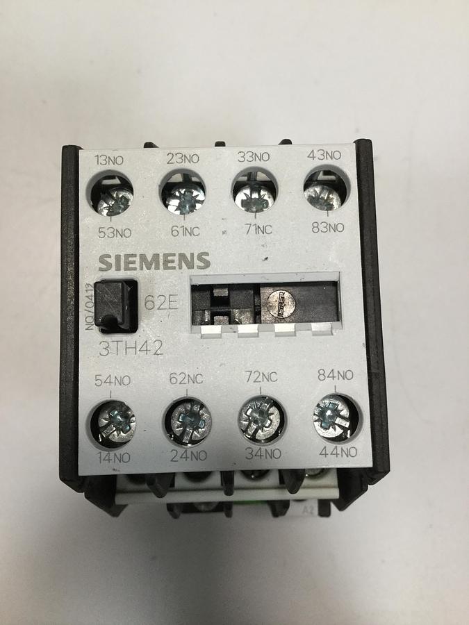 Used SIEMENS Contactor Relay 3TH4262-0A USED