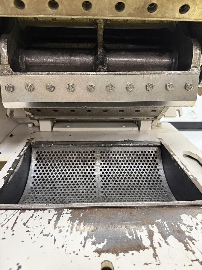 Used STERLING Grinder Granulator