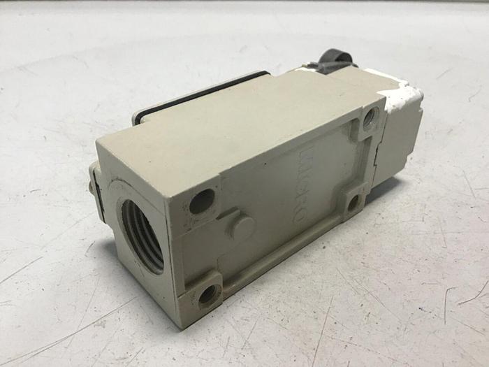 Used YAMATAKE Limit Switch LJA10-11A21N-003 #121734