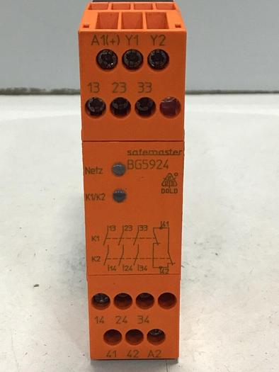 Used SAFEMASTER Safety Relay BG5924 #138350