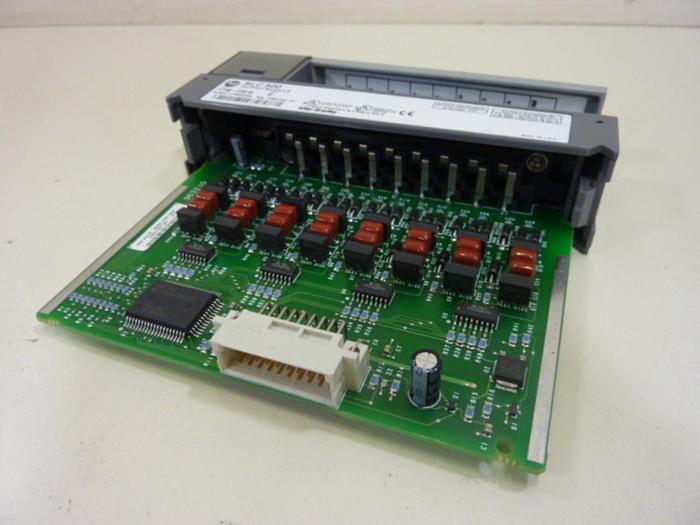 Used ALLEN BRADLEY Output Module 1746-OB16 SER D #50677