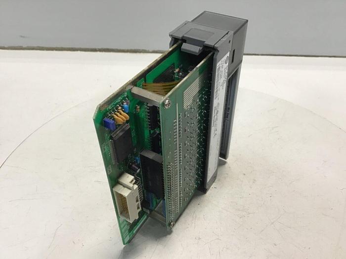 Used ALLEN BRADLEY Output Module 1746-OV32 SER C #122928