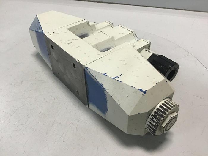 Used VICKERS Directional Control Valve DG4V533CMP7LH630 Used