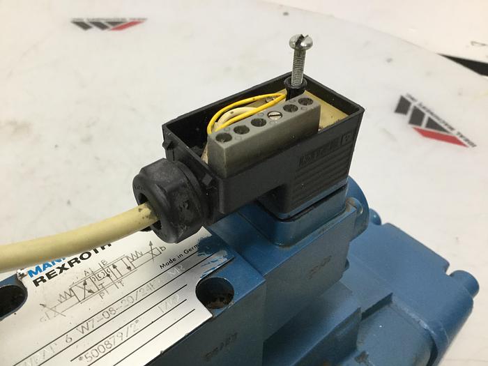 Used REXROTH Servo Valve 4WRKE32W000216A24EZ9D3MR439 Used