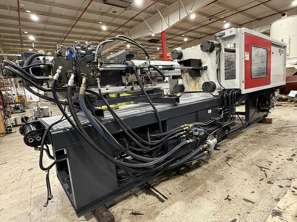 Used 2000 CINCINNATI MILACRON 310 Ton Injection Molding Machine MT310-22 USED #151848