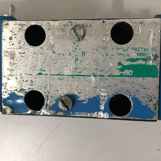 Used VICKERS Valve DG4V-3S-33C-M-U-H5-60 #90321