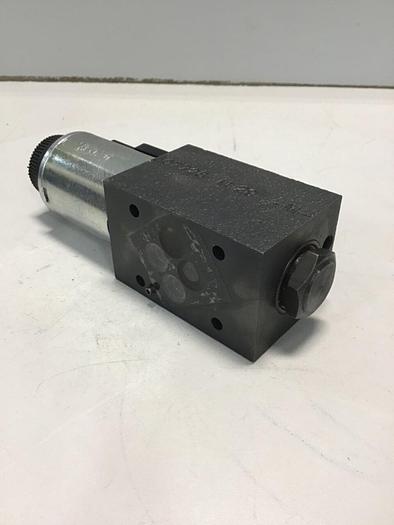 Used VICKERS Directional Valve DG4V-3S-2AL-M-U-HL7-60-EN490 USED