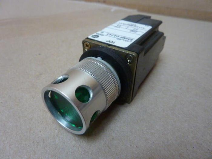 Used ALLEN BRADLEY Push Button 800MR-QA24S GREEN #30418