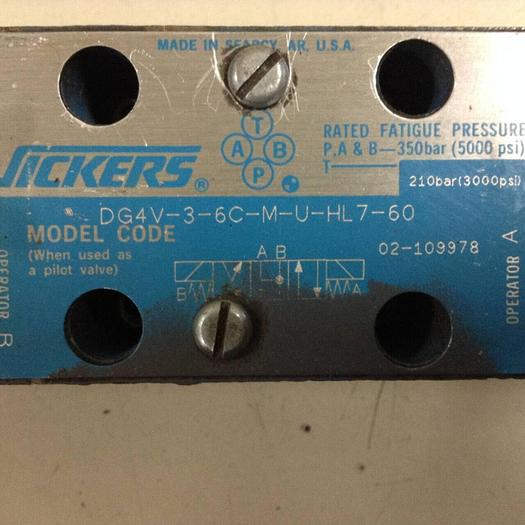 Used VICKERS Directional Valve DG4V-3-6C-M-U-HL7-60 Used